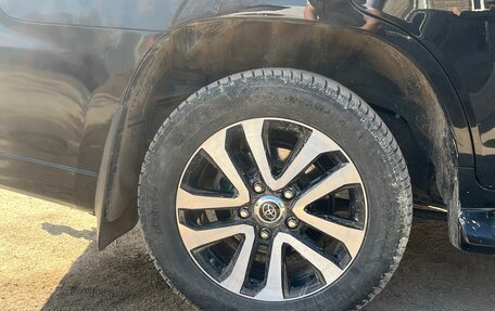 Toyota Land Cruiser 200, 2018 год, 7 000 000 рублей, 4 фотография