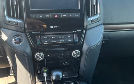 Toyota Land Cruiser 200, 2018 год, 7 000 000 рублей, 11 фотография