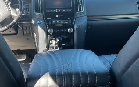 Toyota Land Cruiser 200, 2018 год, 7 000 000 рублей, 14 фотография