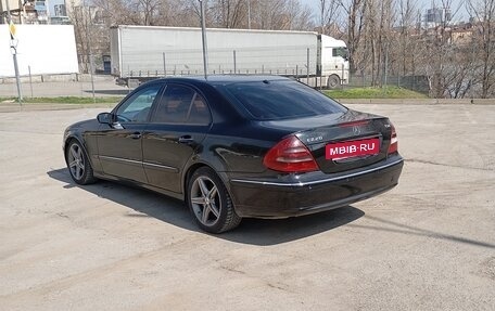 Mercedes-Benz E-Класс, 2003 год, 690 000 рублей, 4 фотография