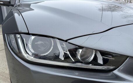 Jaguar XE I рестайлинг, 2016 год, 1 900 000 рублей, 9 фотография