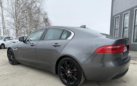 Jaguar XE I рестайлинг, 2016 год, 1 900 000 рублей, 3 фотография