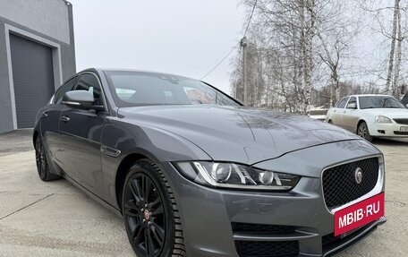 Jaguar XE I рестайлинг, 2016 год, 1 900 000 рублей, 8 фотография