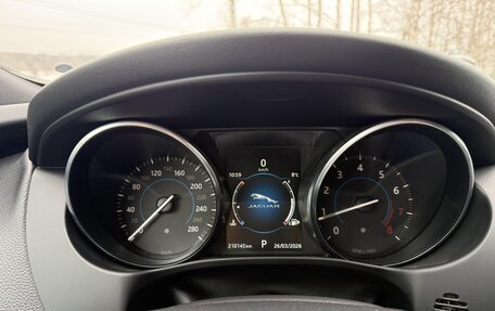 Jaguar XE I рестайлинг, 2016 год, 1 900 000 рублей, 18 фотография