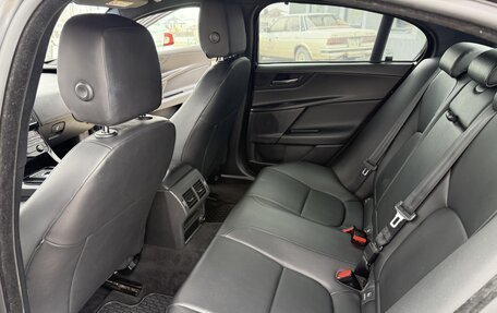 Jaguar XE I рестайлинг, 2016 год, 1 900 000 рублей, 15 фотография