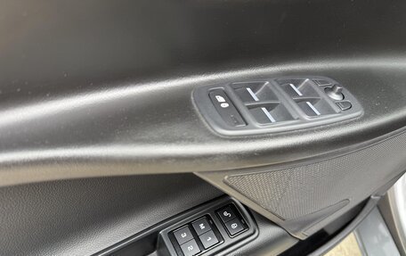 Jaguar XE I рестайлинг, 2016 год, 1 900 000 рублей, 22 фотография