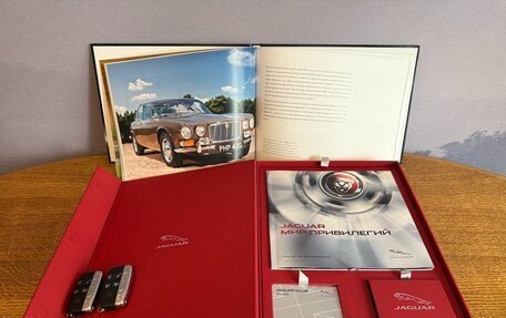 Jaguar XE I рестайлинг, 2016 год, 1 900 000 рублей, 37 фотография