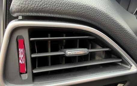 Jaguar XE I рестайлинг, 2016 год, 1 900 000 рублей, 27 фотография