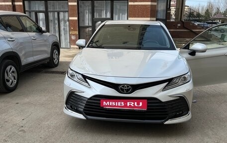 Toyota Camry, 2021 год, 3 895 000 рублей, 5 фотография