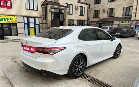 Toyota Camry, 2021 год, 3 895 000 рублей, 8 фотография