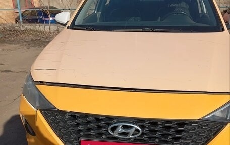 Hyundai Solaris II рестайлинг, 2021 год, 670 000 рублей, 3 фотография