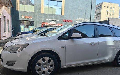 Opel Astra J, 2012 год, 635 000 рублей, 2 фотография