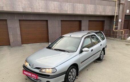 Renault Laguna III рестайлинг, 2008 год, 300 000 рублей, 16 фотография