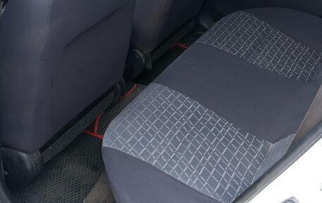 Nissan Wingroad III, 2002 год, 400 000 рублей, 11 фотография