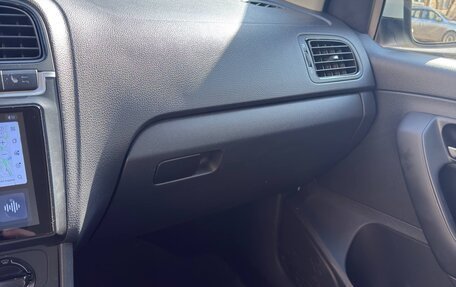 Volkswagen Polo VI (EU Market), 2013 год, 1 200 000 рублей, 20 фотография