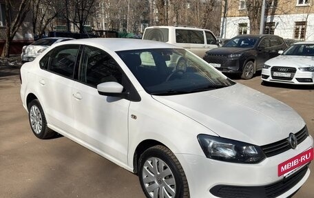 Volkswagen Polo VI (EU Market), 2013 год, 1 200 000 рублей, 24 фотография