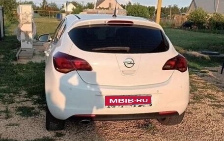 Opel Astra J, 2011 год, 730 000 рублей, 3 фотография