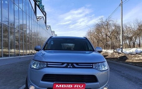 Mitsubishi Outlander III рестайлинг 3, 2014 год, 1 500 000 рублей, 1 фотография