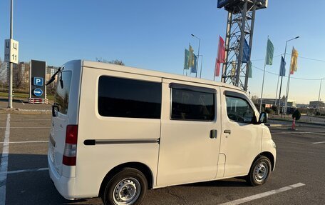Toyota Town Ace IV, 2012 год, 1 600 000 рублей, 3 фотография