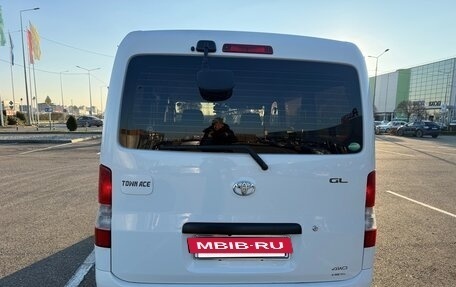 Toyota Town Ace IV, 2012 год, 1 600 000 рублей, 4 фотография