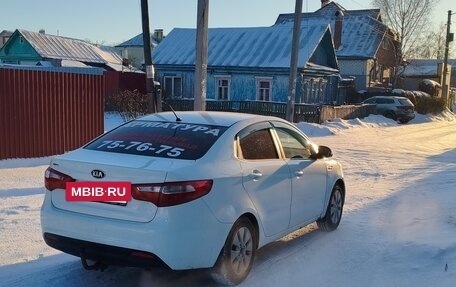 KIA Rio III рестайлинг, 2013 год, 700 000 рублей, 2 фотография