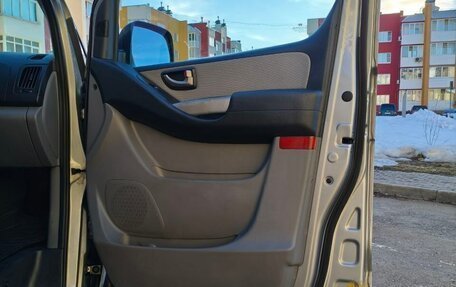 Hyundai Grand Starex Grand Starex I рестайлинг 2, 2011 год, 1 360 000 рублей, 21 фотография