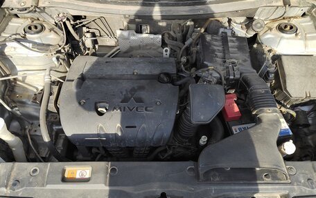 Mitsubishi Outlander III рестайлинг 3, 2014 год, 1 500 000 рублей, 5 фотография