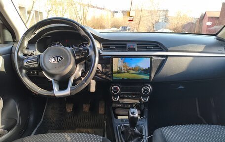 KIA Rio IV, 2018 год, 1 375 000 рублей, 8 фотография