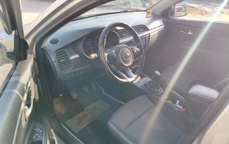 KIA Rio IV, 2018 год, 1 375 000 рублей, 4 фотография