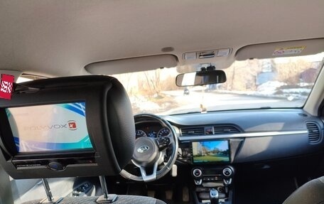 KIA Rio IV, 2018 год, 1 375 000 рублей, 6 фотография