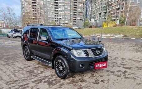 Nissan Pathfinder, 2011 год, 1 750 000 рублей, 2 фотография