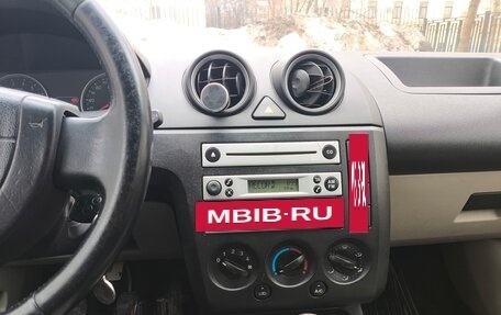 Ford Fiesta, 2004 год, 230 000 рублей, 6 фотография