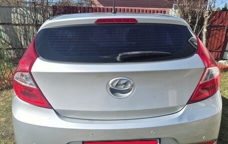 Hyundai Solaris II рестайлинг, 2015 год, 950 000 рублей, 1 фотография