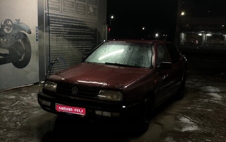 Volkswagen Vento, 1992 год, 120 000 рублей, 1 фотография