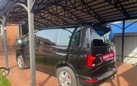 Volkswagen Multivan T6 рестайлинг, 2020 год, 4 500 000 рублей, 3 фотография