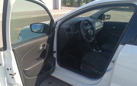 Volkswagen Polo VI (EU Market), 2019 год, 900 000 рублей, 2 фотография