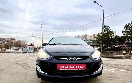 Hyundai Solaris II рестайлинг, 2011 год, 555 000 рублей, 2 фотография