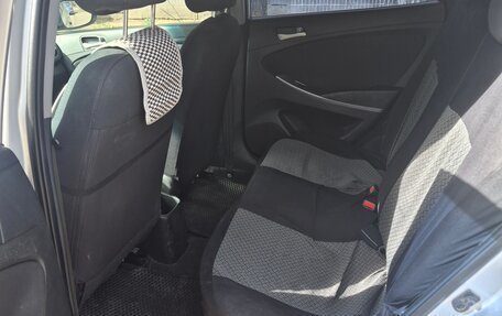 Hyundai Solaris II рестайлинг, 2015 год, 950 000 рублей, 4 фотография