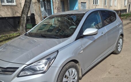 Hyundai Solaris II рестайлинг, 2015 год, 950 000 рублей, 9 фотография