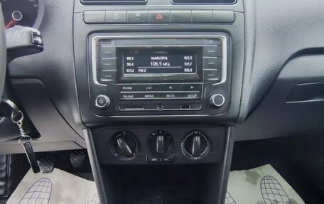 Volkswagen Polo VI (EU Market), 2018 год, 700 000 рублей, 6 фотография