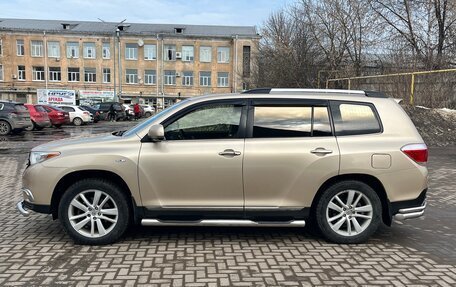 Toyota Highlander III, 2013 год, 2 250 000 рублей, 3 фотография