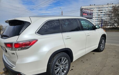 Toyota Highlander III, 2014 год, 3 600 000 рублей, 2 фотография