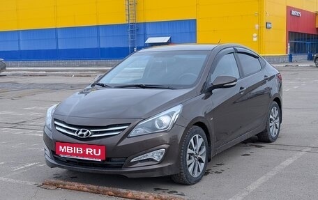 Hyundai Solaris II рестайлинг, 2015 год, 990 000 рублей, 2 фотография