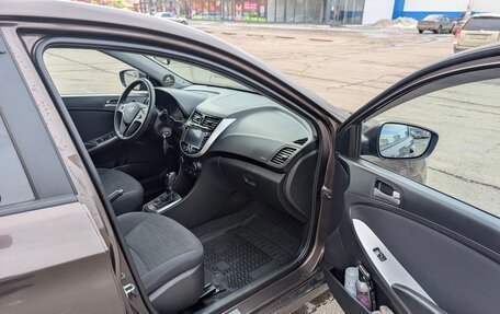 Hyundai Solaris II рестайлинг, 2015 год, 990 000 рублей, 7 фотография