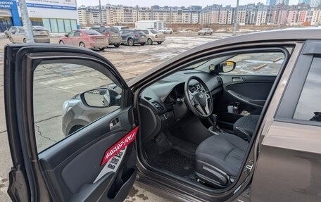 Hyundai Solaris II рестайлинг, 2015 год, 990 000 рублей, 5 фотография