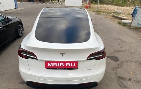 Tesla Model Y I, 2021 год, 4 000 000 рублей, 5 фотография