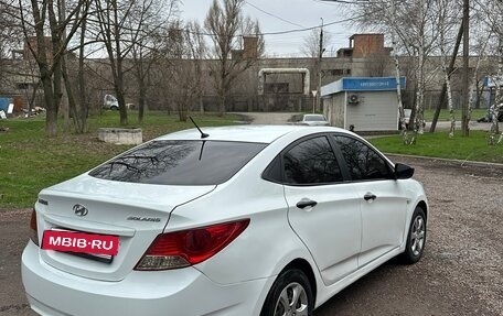 Hyundai Solaris II рестайлинг, 2013 год, 590 000 рублей, 4 фотография