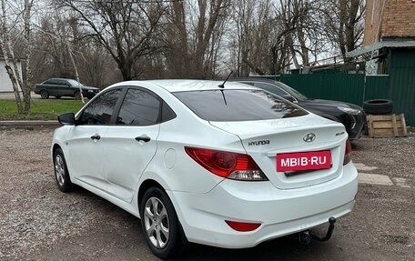 Hyundai Solaris II рестайлинг, 2013 год, 590 000 рублей, 3 фотография