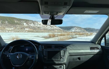 Volkswagen Tiguan II, 2017 год, 2 499 000 рублей, 9 фотография