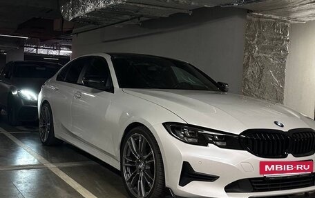 BMW 3 серия, 2019 год, 2 350 000 рублей, 3 фотография